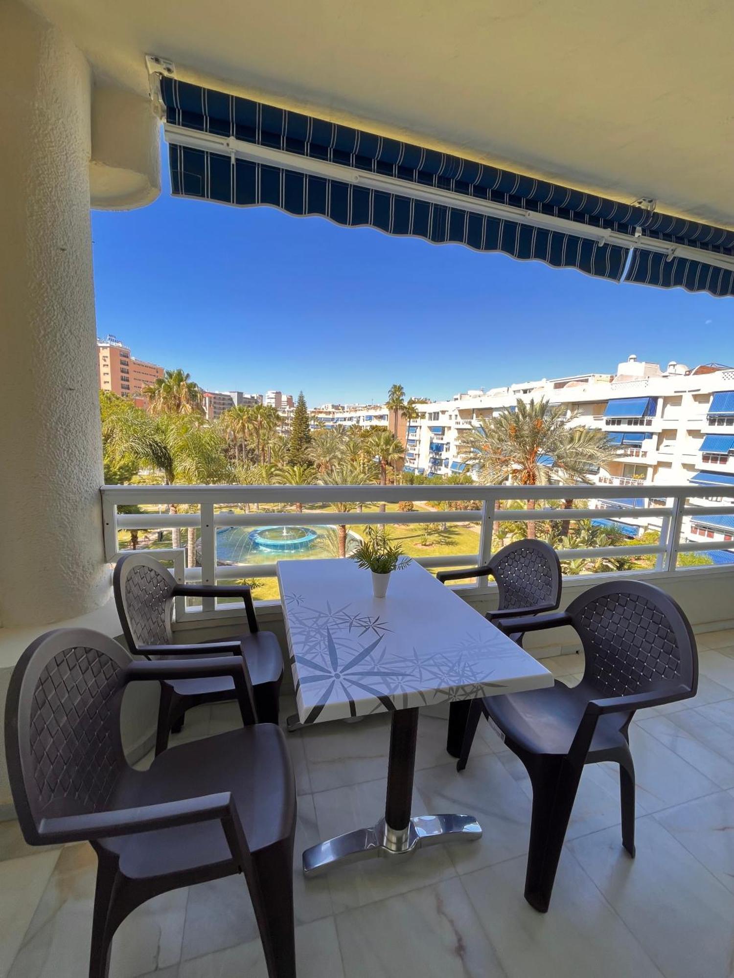 Costalago Beach Torremolinos Bagian luar foto